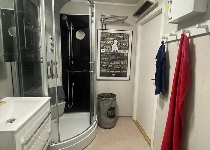 Cozy - - Near Bus Access